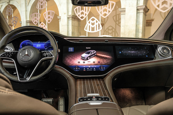 Mercedes-Maybach EQS SUV interior