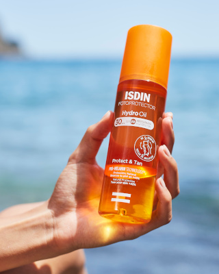 ISDIN Hydro Oil SPF 30