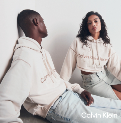 Calvin Klein Dezvăluirea artei de a oferi cadouri: O simfonie a intimității și a autenticității