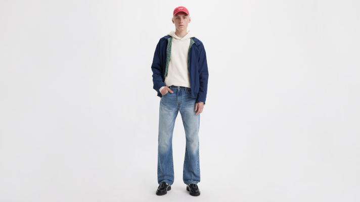 Brandul Levi’s relansează Jeanșii Bootcut Levi's 517