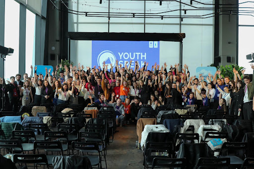 AIESEC în România organizează Youth Speak Forum