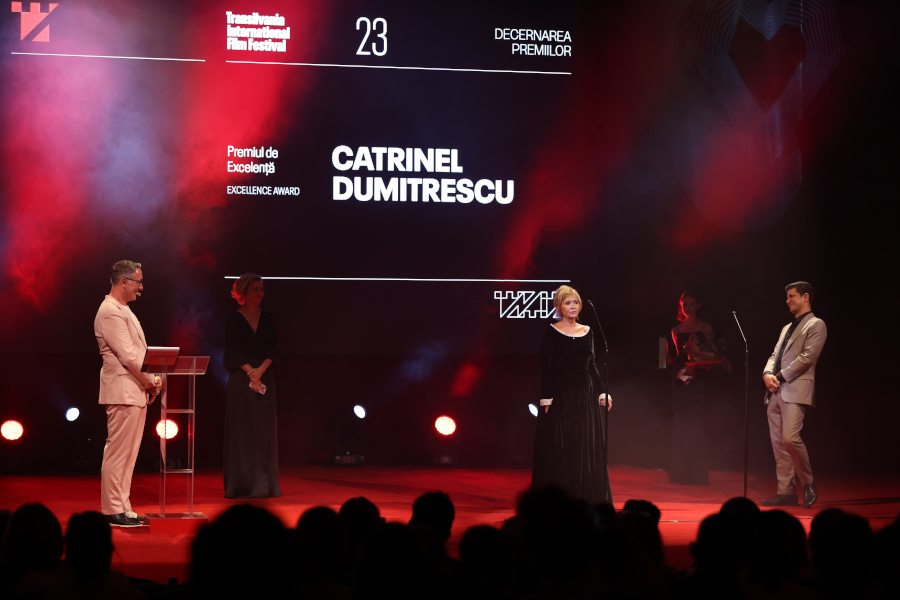  Actrița Catrinel Dumitrescu a primit Premiul de Excelență la Gala de Închidere TIFF.23 