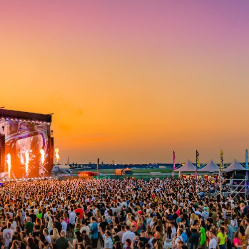 SAGA festival revine cu Rave Plane, Mainstage 360 și trei zone VIP. Cum va arăta anul acesta cel mai mare festival de muzică din București?