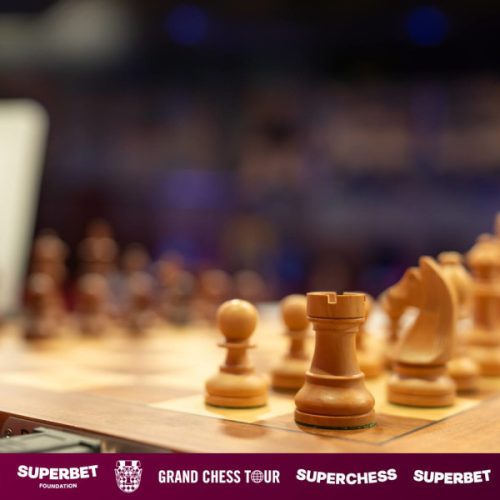 A patra rundă de confruntări de la Superbet Chess Classic România 2024 s-a încheiat cu două victorii și trei remize