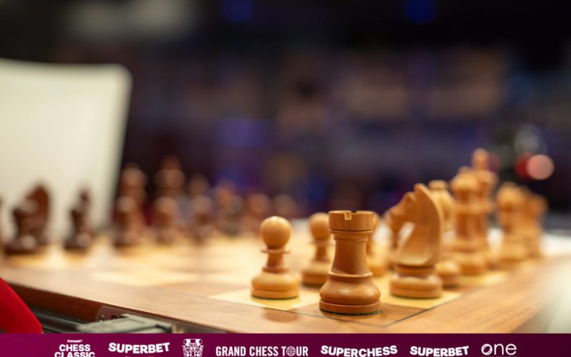 A patra rundă de confruntări de la Superbet Chess Classic România 2024 s-a încheiat cu două victorii și trei remize