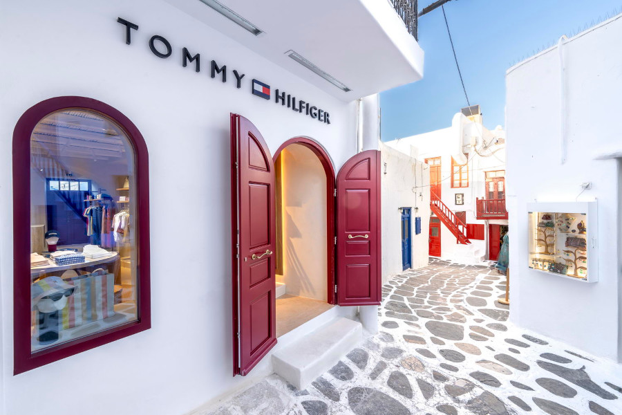 Magazinul TOMMY HILFIGER din Mykonos