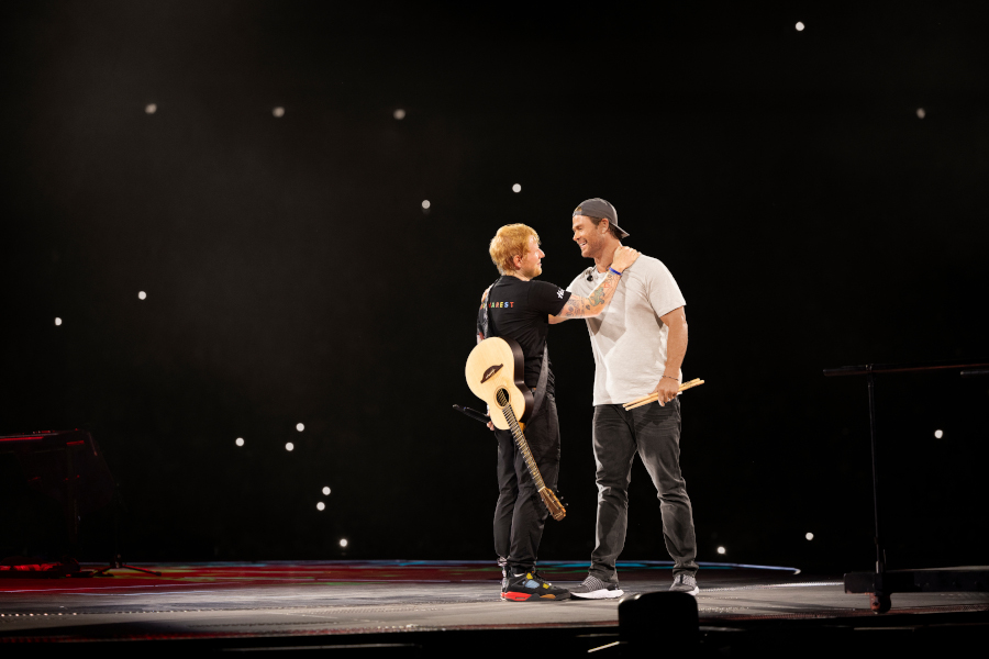 Global superstar Chris Hemsworth joins his friend, GRAMMY Award®-winning singer-songwriter Ed Sheeran, performing the song “Thinking Out Loud” in front of approximately 70,000 fans in Bucharest, Romania on August 24, 2024. This brain-boosting challenge was filmed for the second season of the Disney+ Original series from National Geographic LIMITLESS WITH CHRIS HEMSWORTH, coming 2025.(National Geographic/Evan Paterakis)