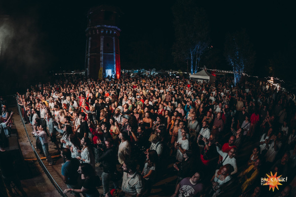 Balkanik Festival – Home of World Music și-a încheiat cea de-a XI-a ediție cu succes la Grădina Uranus: un melting pot cultural care a adus împreună comunități și artiști