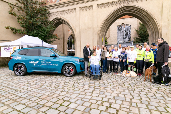 Opening Ceremony "Von Tor zu Tor" - Inclusive Relay for the 50th Berlin Marathon | © Klaus Vierlinger