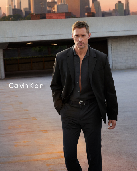 Calvin Klein prezintă o nouă ediție a campaniei Toamna 2024 Alexander Skarsgård