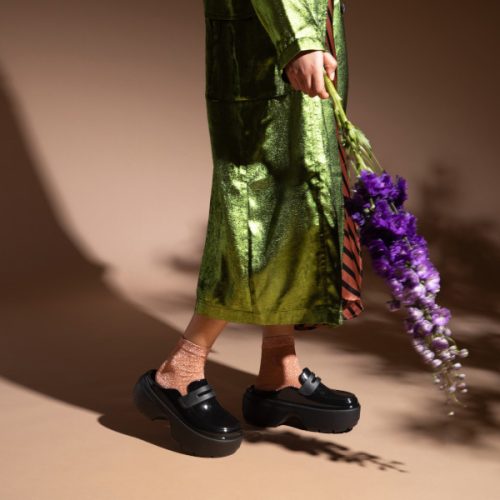 Crocs Stomp Loafer – aliatul tău pentru toamna ce vine