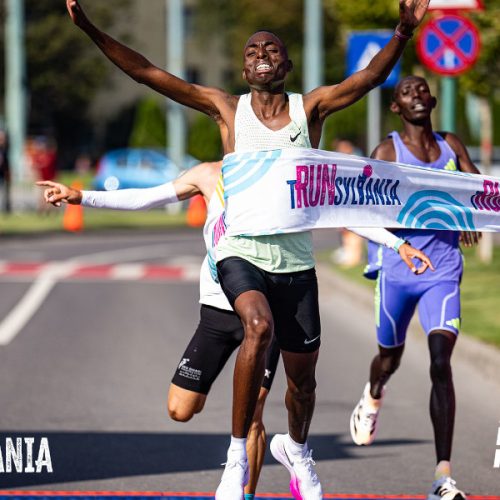 Daniel Kinyanjui și Loice Chemnung, atleți de elită din Kenya, s-au impus la Brașov Running Festival, în cursa tRUNsylvania International 10K