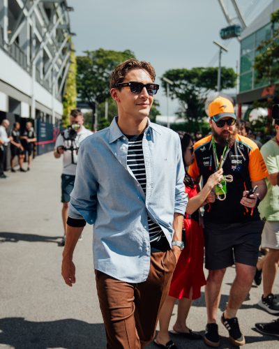 George Russell a purtat TOMMY HILFIGER în timpul weekendului de la Grand Prix-ul din Singapore