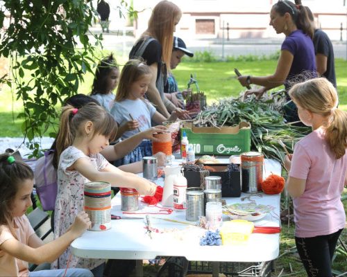 18 inițiative comunitare de educație primesc finanțare prin cea de-a cincea ediție a programului „Fondul pentru un viitor mai bun în comunități” derulat de Lidl România și Federația Fundațiile Comunitare din România