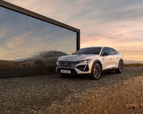 PEUGEOT își completează gama de vehicule electrice cu noul PEUGEOT E-408: surprinzător din toate unghiurile, 100% electric