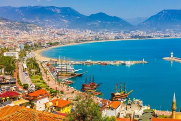 Comparând Antalya cu alte destinații populare din Turcia: ce o face unică?