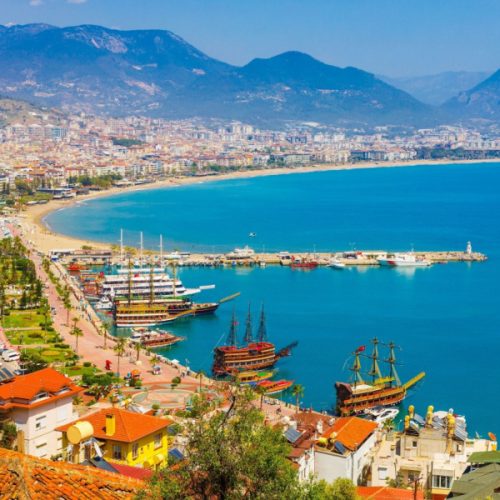 Comparând Antalya cu alte destinații populare din Turcia: ce o face unică?