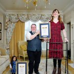 Jyoti Amge - shortest woman, Craig Glenday - Guinness World Records Editor-In-Chief, and Rumeysa Gelgi - tallest woman, meet for the first time and share afternoon tea CREDIT: GUINNESS WORLD RECORDS DAY 2024 via Editura DPH