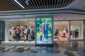 TOMMY HILFIGER relansează magazinul din București Mall Vitan cu un design nou