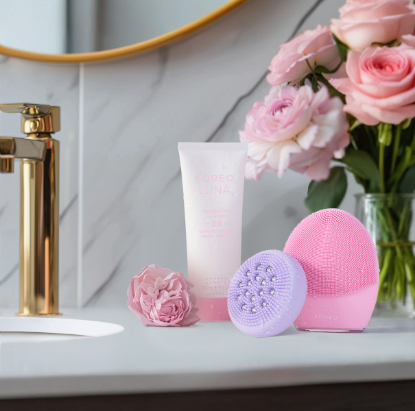 FOREO LUNA™ 4 hair soluția perfectă pentru un păr sănătos și bogat