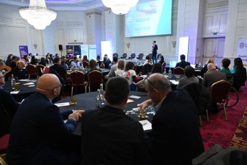 POSITIVE BUSINESS – a talk about ESG, sustainability and positive impact in business 2024 – principalele concluzii: „La nivel de companie, ESG ar trebui să însemne reduceri de costuri, să nu mai facem risipă și să conservăm sustenabilitatea business-ului pe 5-10 ani”