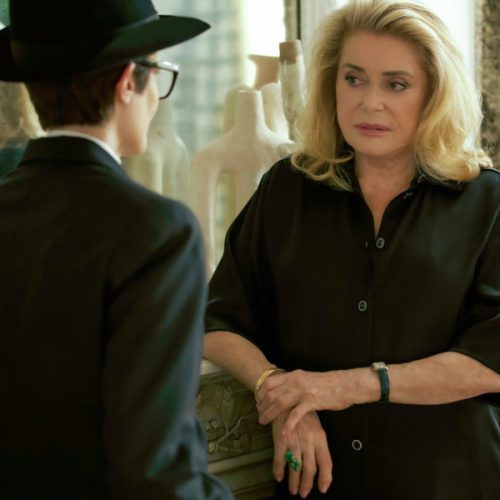 „Marcello Mio” – o comedie cu Chiara Mastroianni și Catherine Deneuve, despre identitate, moștenire și magia cinemaului