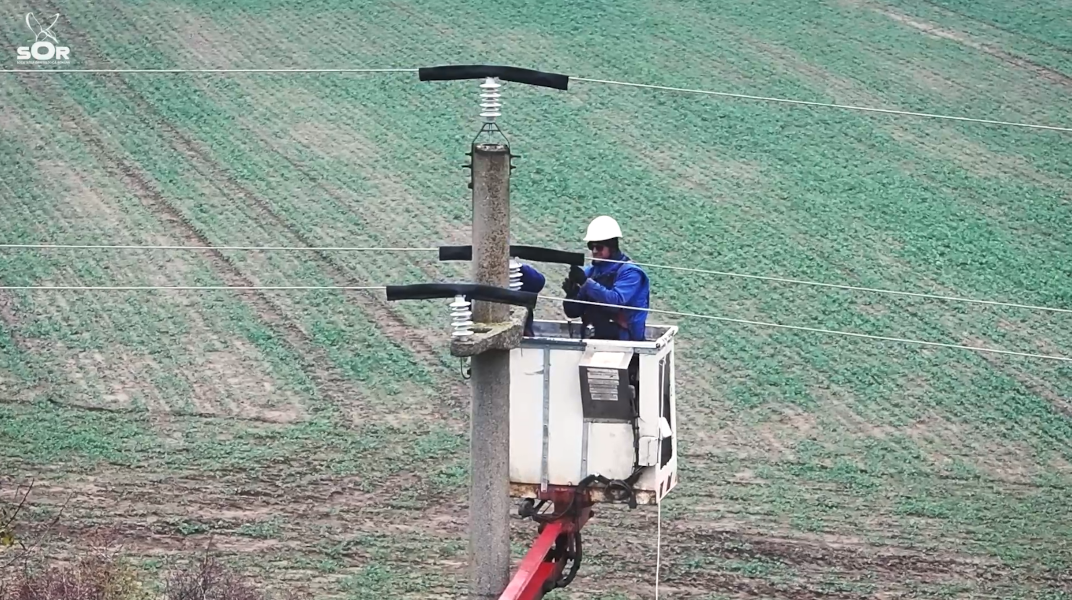 Montare teci electroizolante Rețele Electrice România