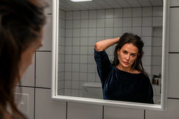 Substanța / The Substance – o experiență viscerală cu Demi Moore, acum în cinematografele din România